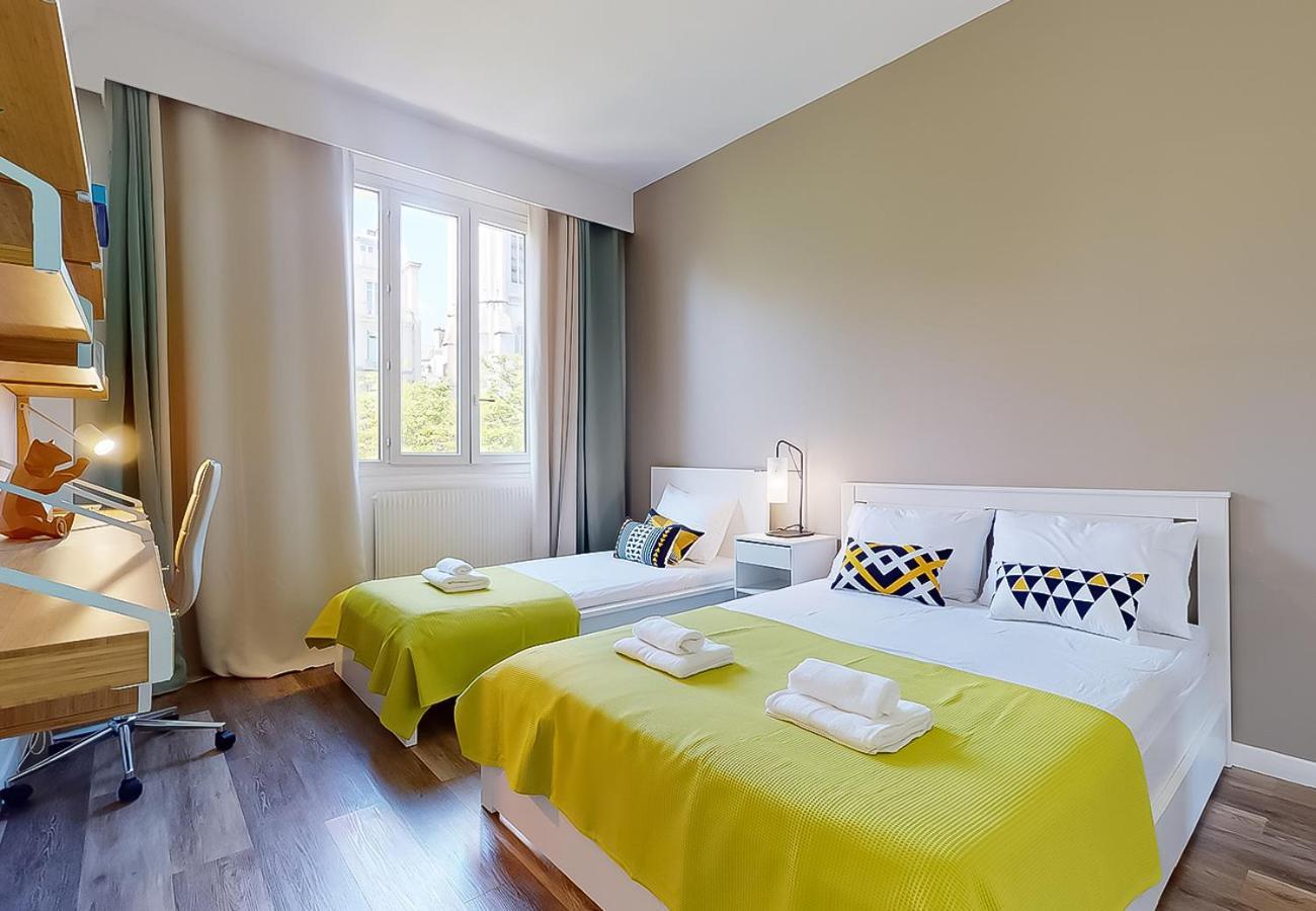 Signature Champs Elysees Paris Luaran gambar